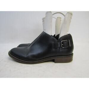 Clarks Womens Size 10 M Black Leather Zip Buckle Fashion Ankle Boots Booties